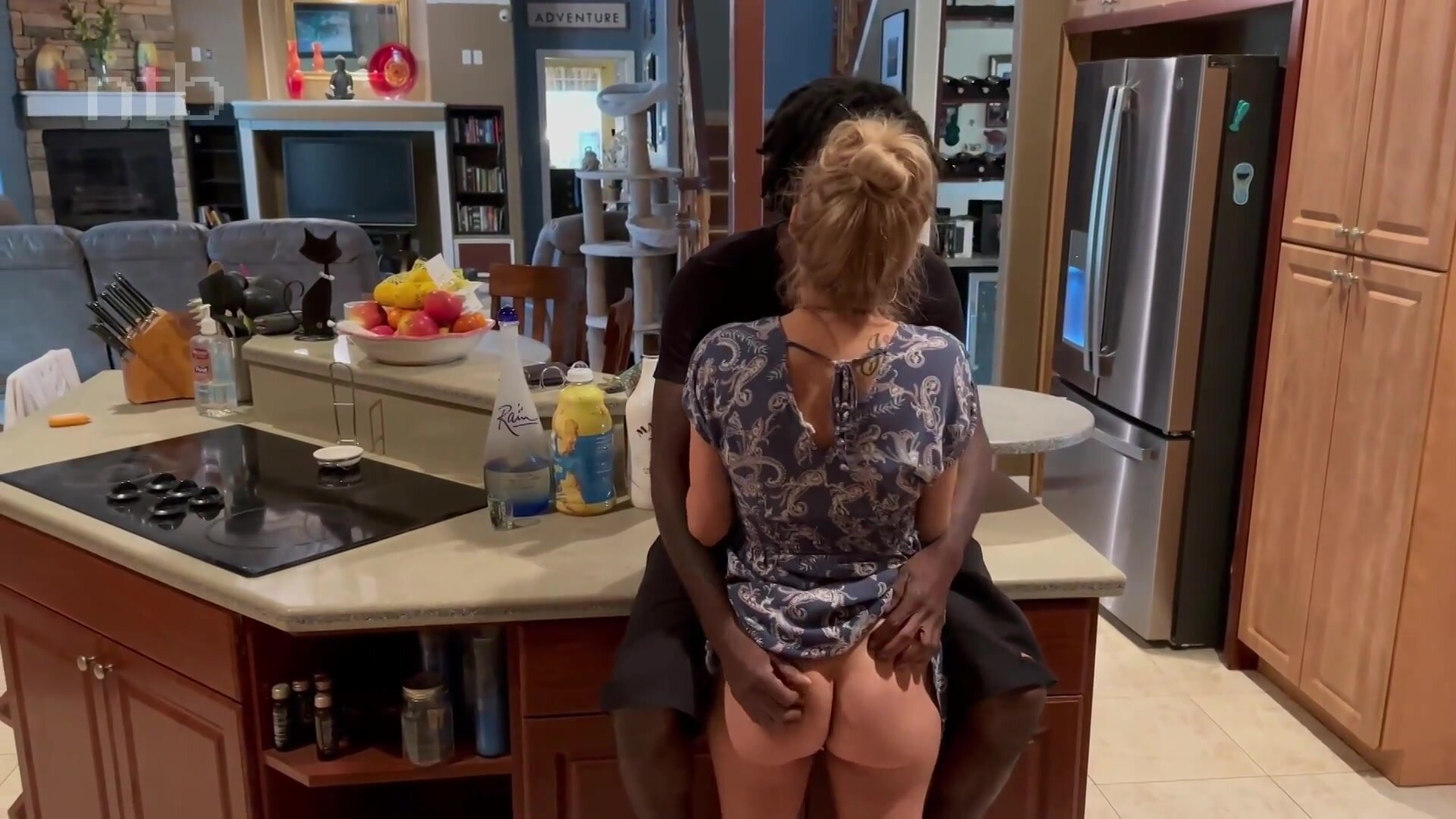 Mature milf sucks and fucks her visitor to her home