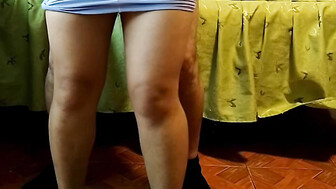 Zorrita mostrando su cuerpo desnudo al novio