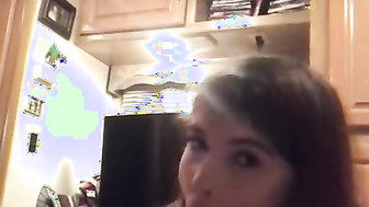 Beautiful White Girl gives head