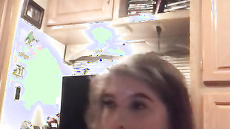 Beautiful White Girl gives head