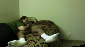 NEIGHBORS BABYMOM SUCKS DICK WHILE HES ON DADDY DUTY