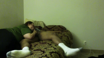 NEIGHBORS BABYMOM SUCKS DICK WHILE HES ON DADDY DUTY